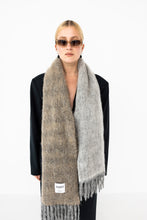 Load image into Gallery viewer, Andvari Scarf - Ombre Sand

