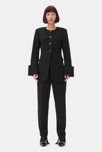 Load image into Gallery viewer, Light Twill Suiting Fitted Blazer
