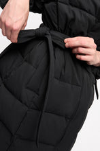 Load image into Gallery viewer, Tech Seersucker Puffer Coat
