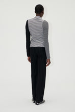 Load image into Gallery viewer, Long Sleeve Pleated Shoulder Top
