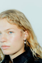 Load image into Gallery viewer, Odile Pearl Earrings
