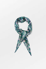 Load image into Gallery viewer, Ditza Diamond Scarf
