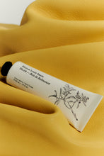 Load image into Gallery viewer, 04 Bois de Balincourt - Hand Cream
