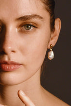 Load image into Gallery viewer, Earrings Baroque XXS - Gold

